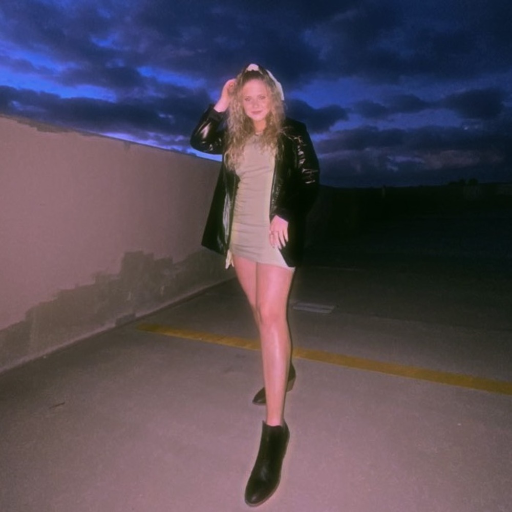 Meet your Posher, Bella